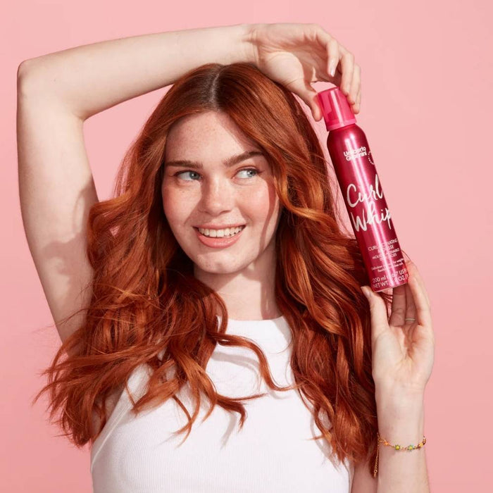 Mousse activatrice de boucles Curl Whip d'Umberto Giannini, 200 ml